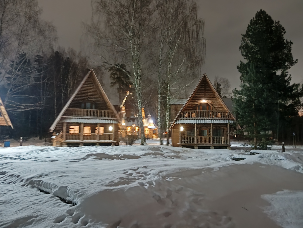 Домики отеля. Смотришь и думаешь будто здесь и жила Снегурочка