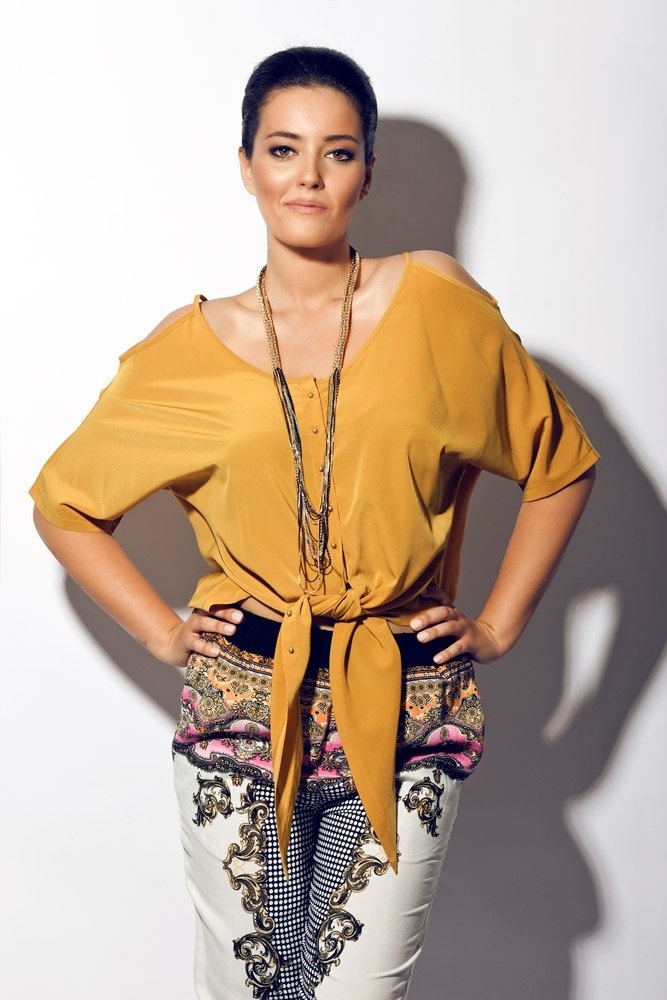 https://i.pinimg.com/736x/14/27/a7/1427a7de82015e30cb2422771b43d4c9--celebs.jpg