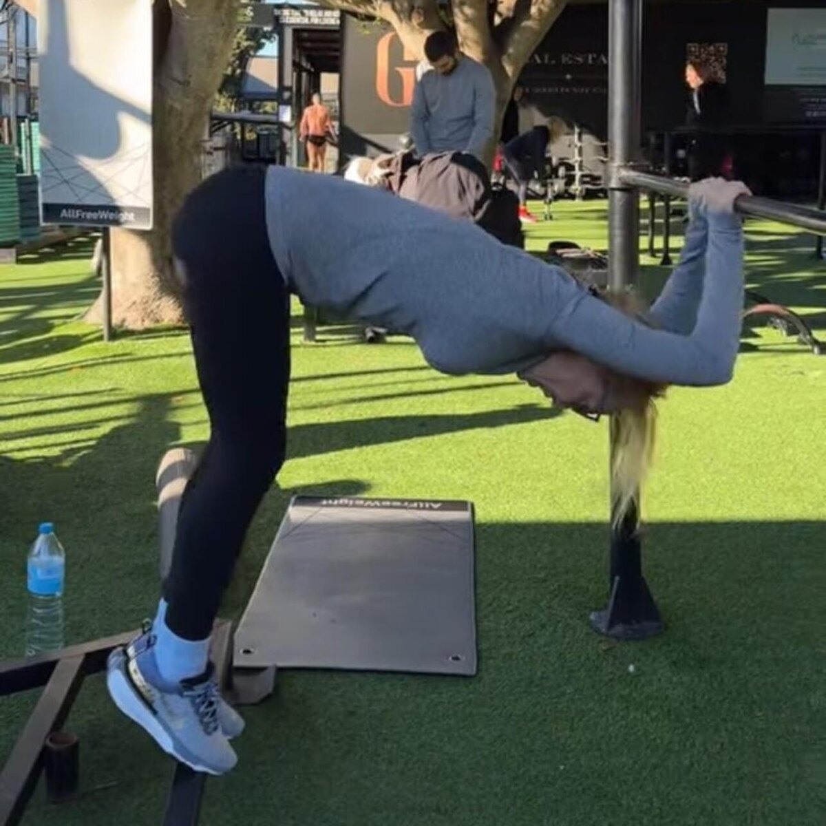    Альбина Джанабаева Соцсети