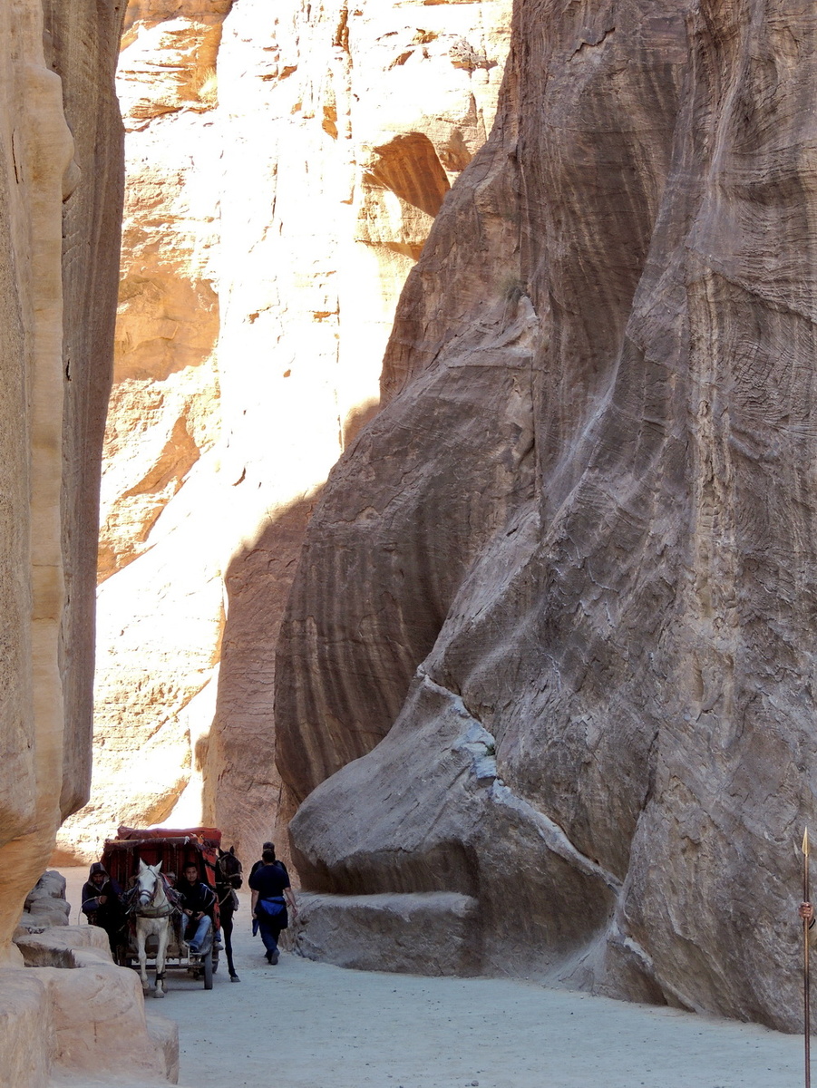 В проходе Сик