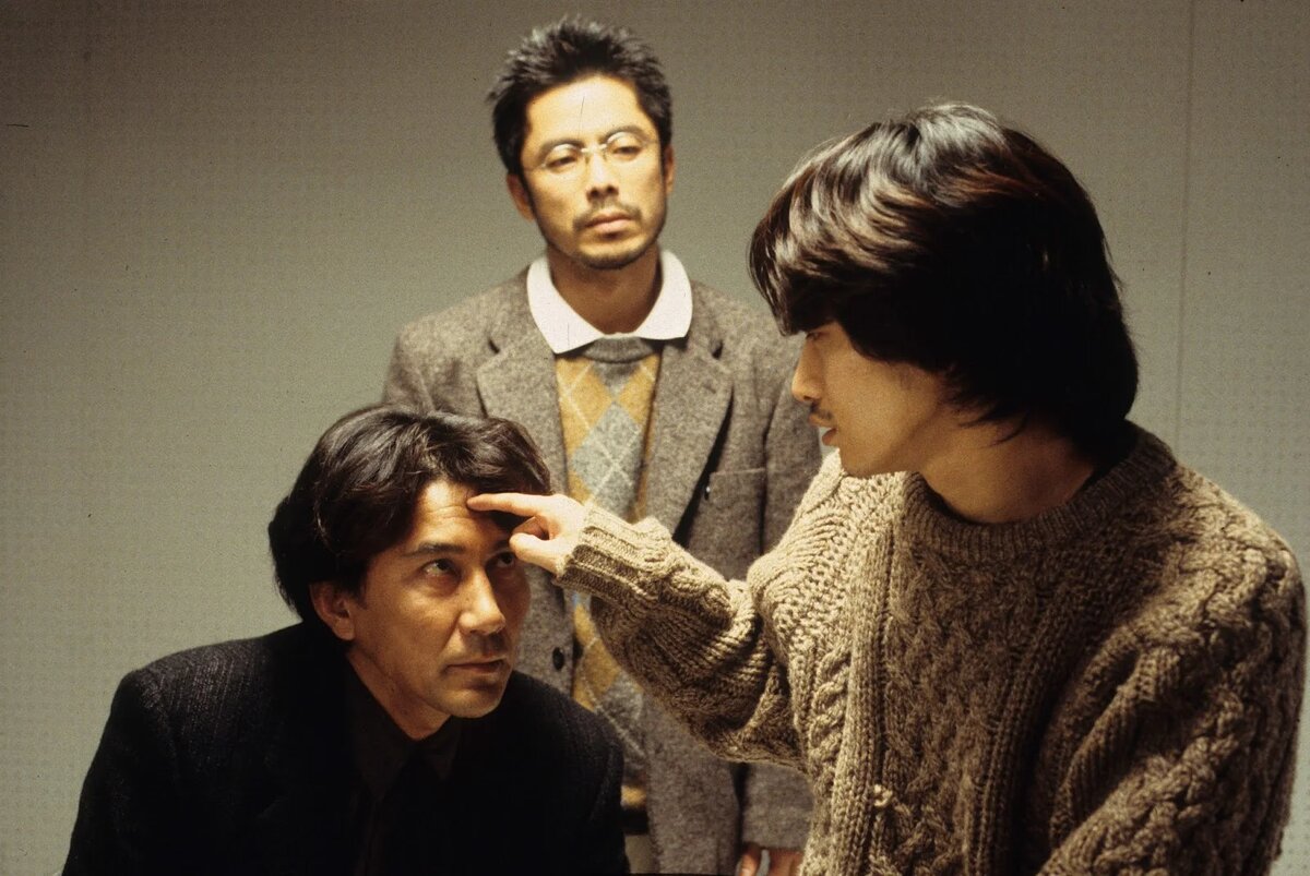 Кадр из фильма «Исцеление» (1997), режиссер Киёси Куросава