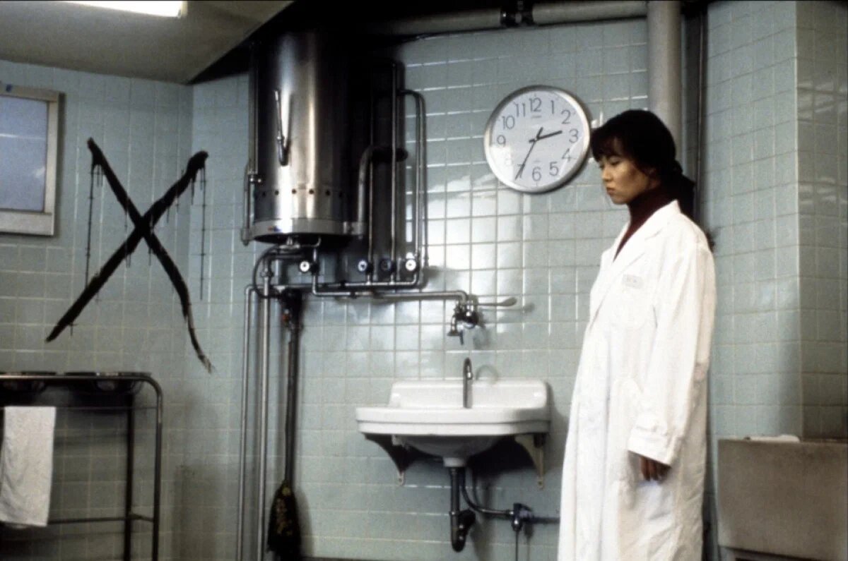 Кадр из фильма «Исцеление» (1997), режиссер Киёси Куросава