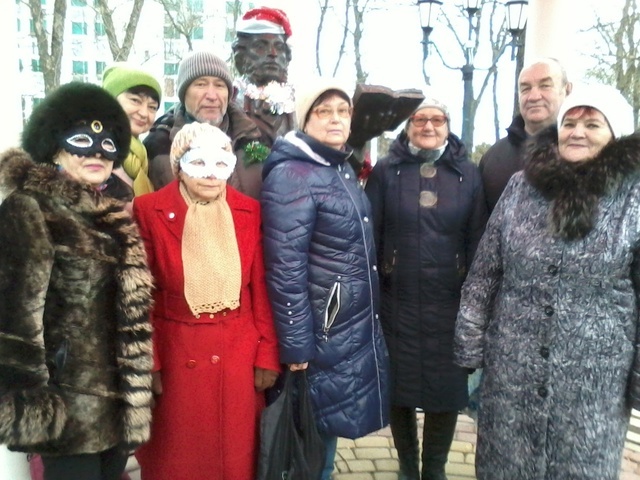 
Коты Учёные встречают Новый 2025 год,