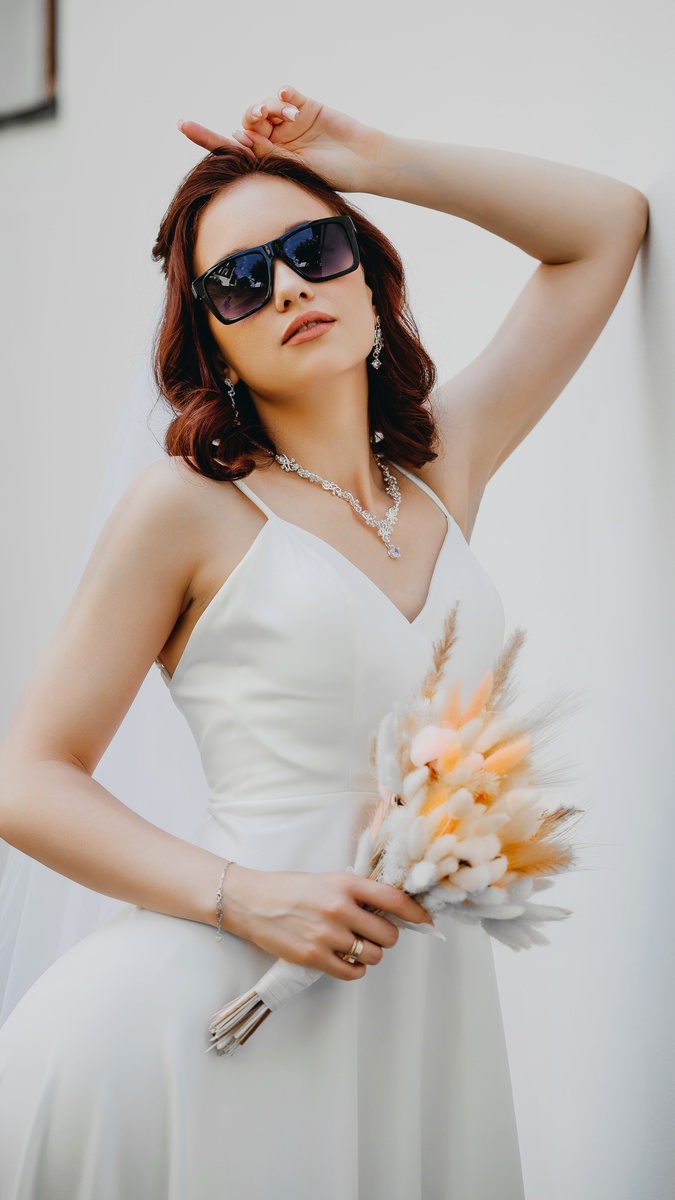 Съёмка невесты на прогулке, фотограф Евгений Топаз (автор данной статьи) адрес официального сайта: https://fototopaz.ru