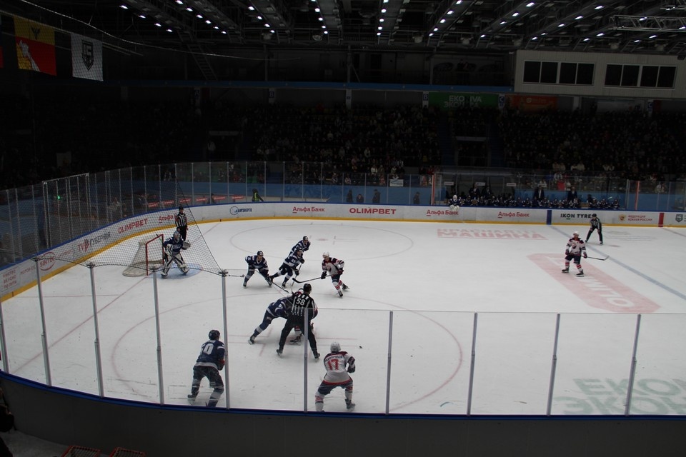    Из шести матчей на льду «Горняка» «Буран» победил лишь в одной – 8 ноября 2023 года в серии буллитов (3:2). Алексей СЕРГУНИН