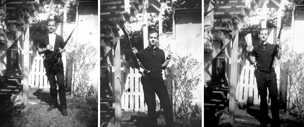 Ли Харви Освальд стоит на заднем дворе с винтовкой и газетами в руках.