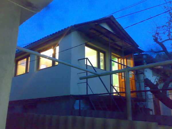 Коля вышел за пивом.