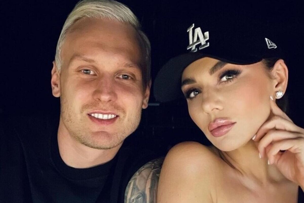    Анна Седокова и Янис Тимма Социальные сети