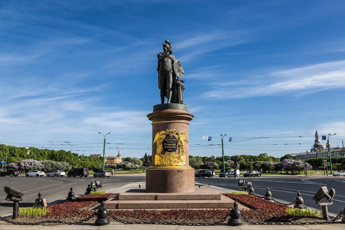 Фото с сайта https://experience.tripster.ru/articles/mify-i-legendy-sankt-peterburga/. Взято с Яндекс.Картинки