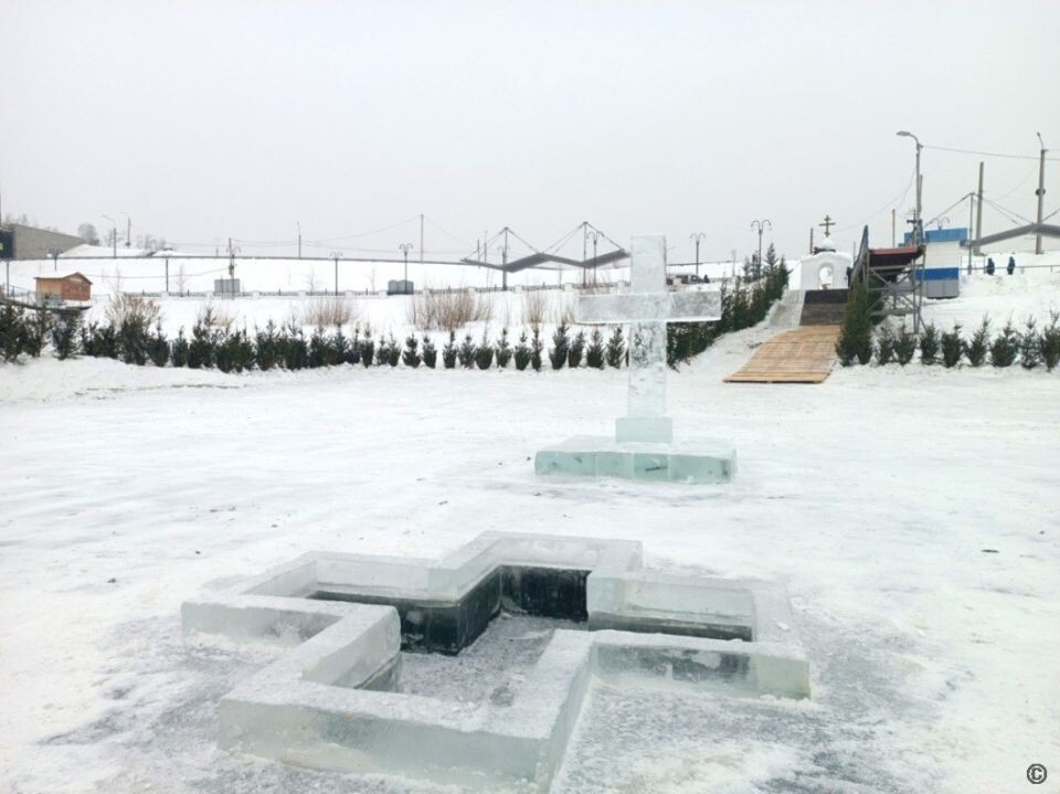    В Барнауле завершается обустройство Крещенского городка на реке Обь . Источник: barnaul.org