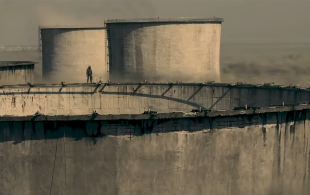 Градирня. Как-то так получилось, никогда не видел, что там внутри. А там много тонких труб.