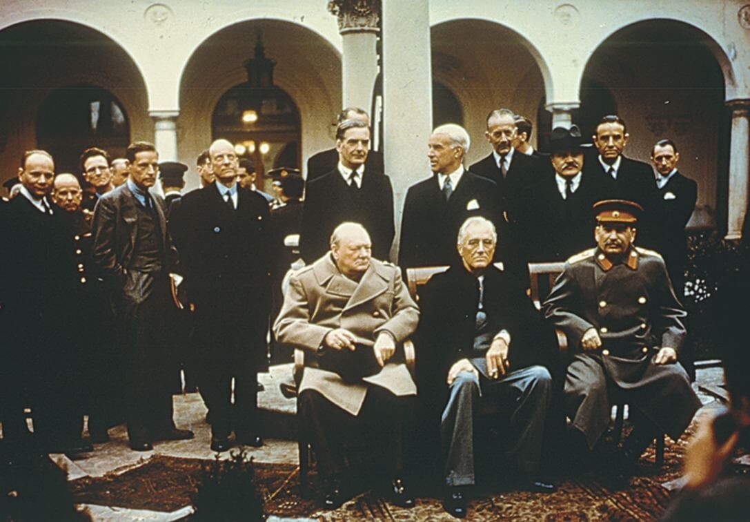Сталин, Рузвельт, Черчилль на Ялтинской конференции 1945 г. 