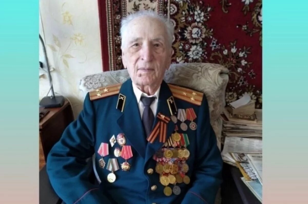    Если Родине было надо, Алексей Романович всегда брал под козырёк.