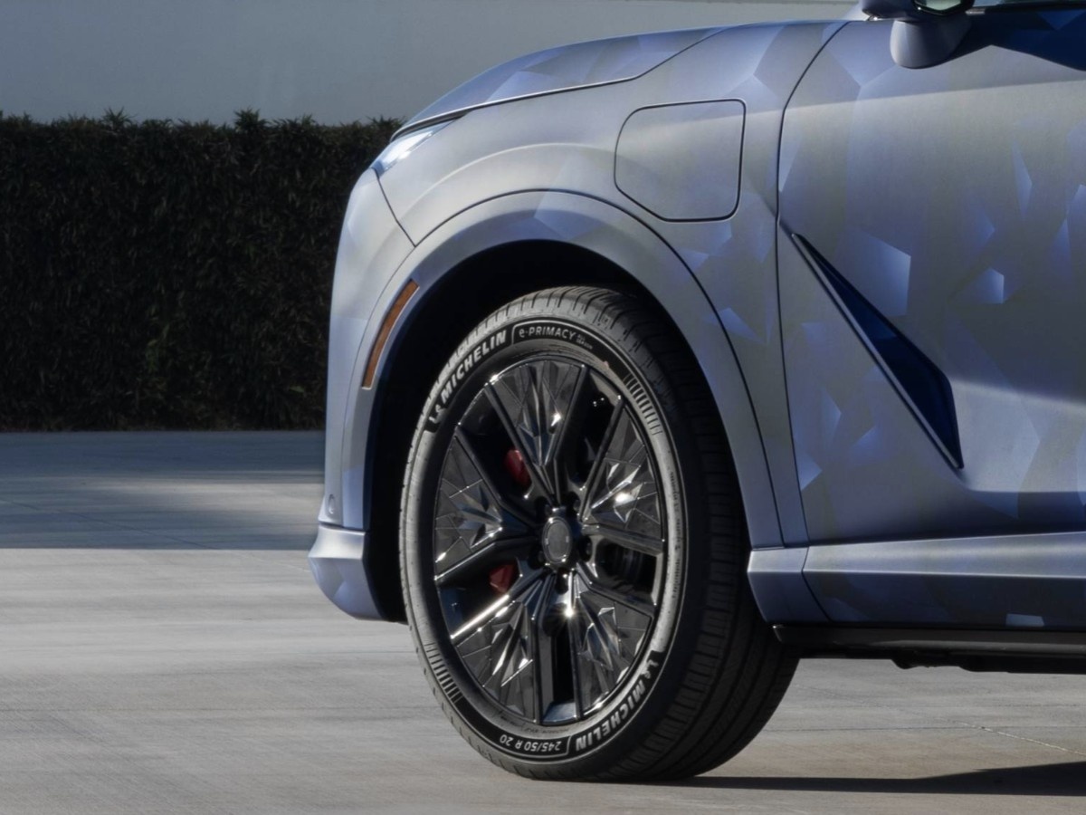    Honda анонсировала электрокроссовер Acura RSX с собственной ОС Asimo