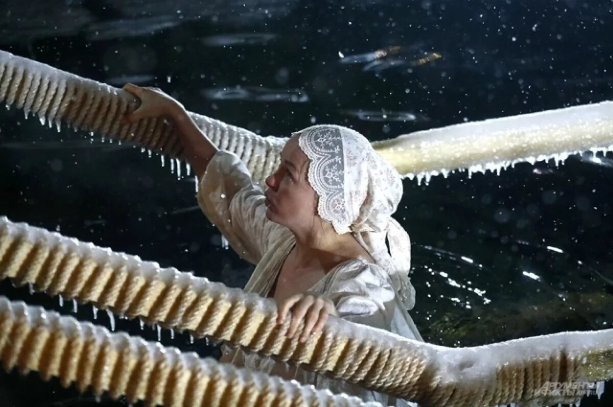    Священник из Новосибирска рассказал, нужно ли нырять в прорубь на Крещение