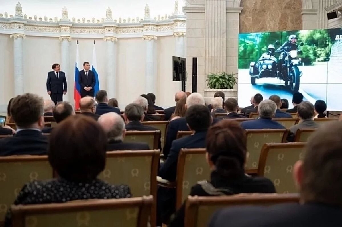    Евгений Куйвашев наградил победителей конкурса «Достояние Среднего Урала»