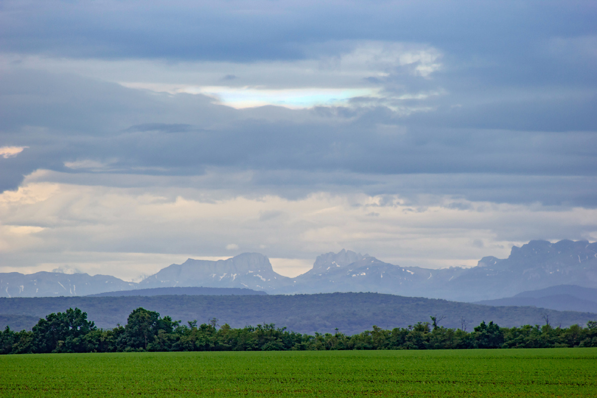 Облака обложка для песни. Древний путь. Белые облака ошо. Голубые облака. Тик нат хан-древний путь.