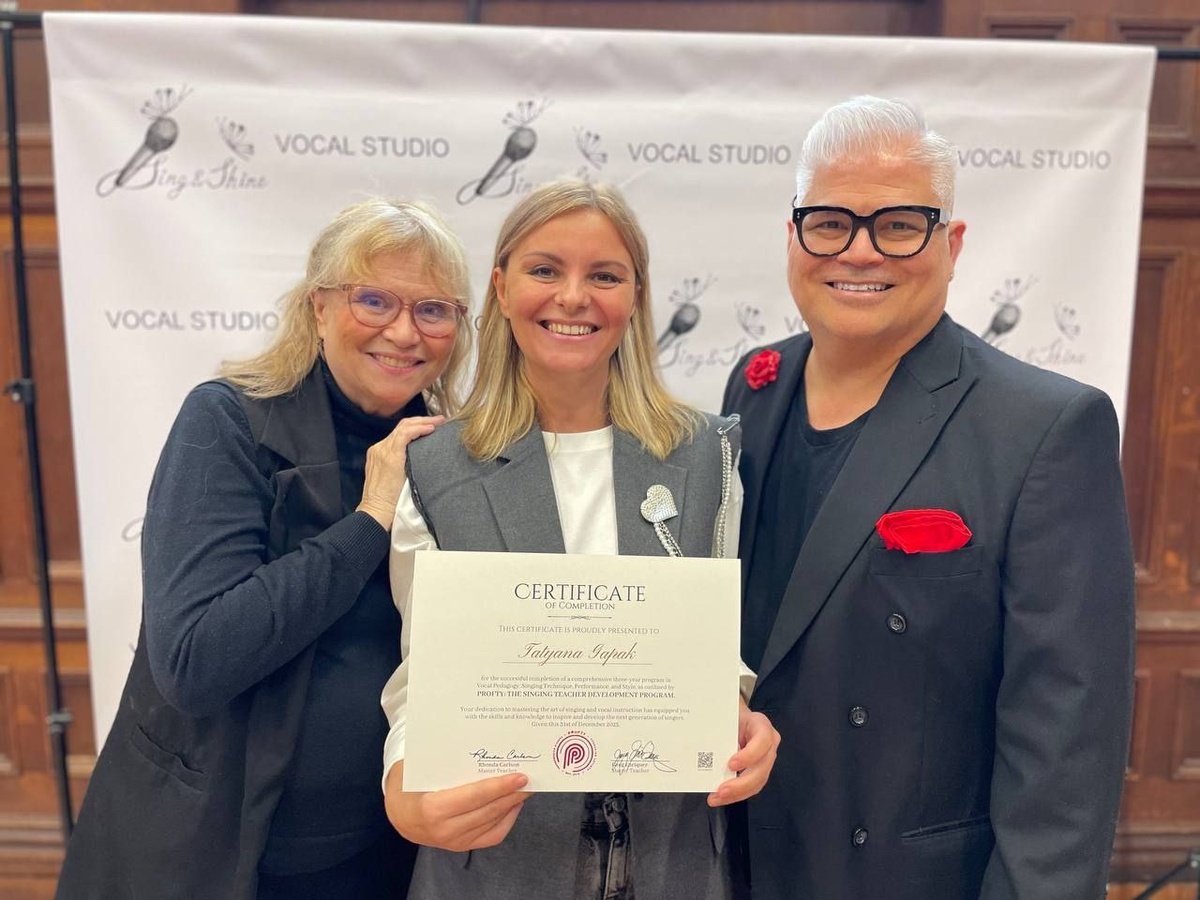 Ронда Карлсон, Татьяна Гапак и Грег Энрикес 