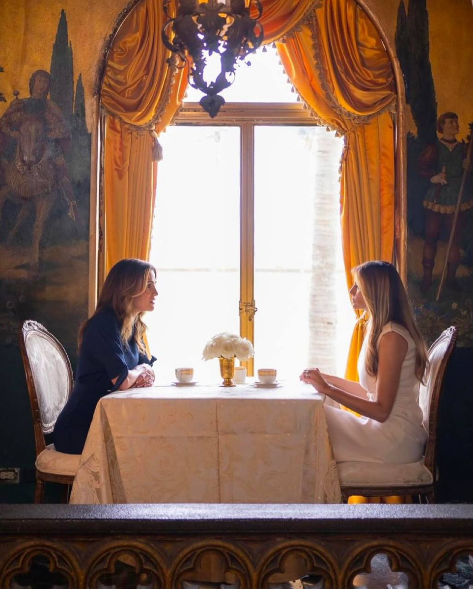 Мелания Трамп встретилась с королевой Иордании Ранией. Возможно, две самые эффектные женщины в мире. 