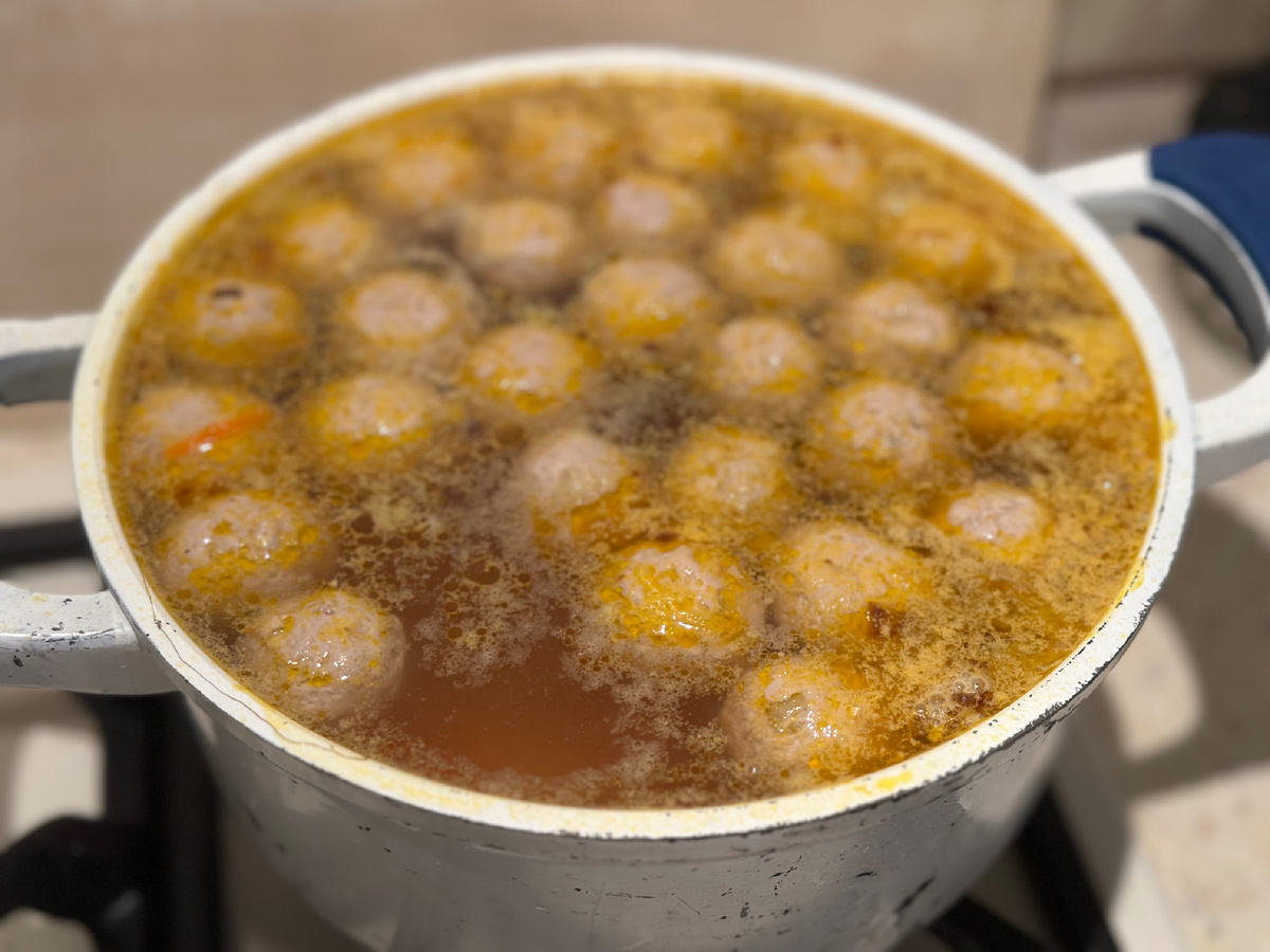 Сварила суп с фрикадельками