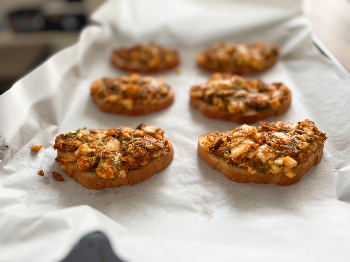 Бутерброды с килькой - Сладкий Персик