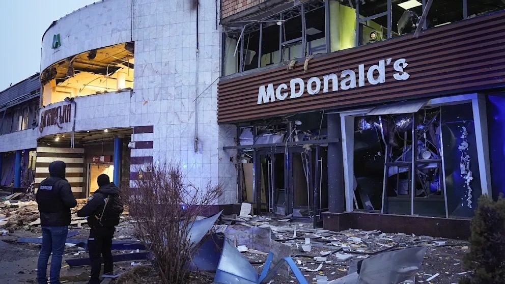    Одна из пораженных целей в Киеве.