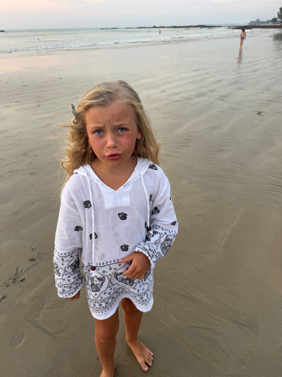 Детям так же непросто, как и родителям, адаптироваться к новым условиям жизни. 