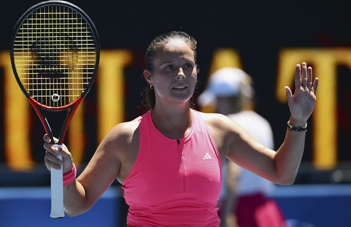 Свой лучший результат в карьере на кортах Мельбурна показали Дарья Касаткина и Вероника Кудерметова. Обе впервые в вышли в 1/8 финала, добравшись таким образом до второй недели турнира, что ранее удалось сделать Мирре Андреевой и Анастасии Павлюченковой.й.