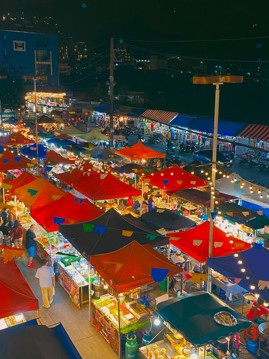 Ночной рынок в Патонге, рынок Банзаан