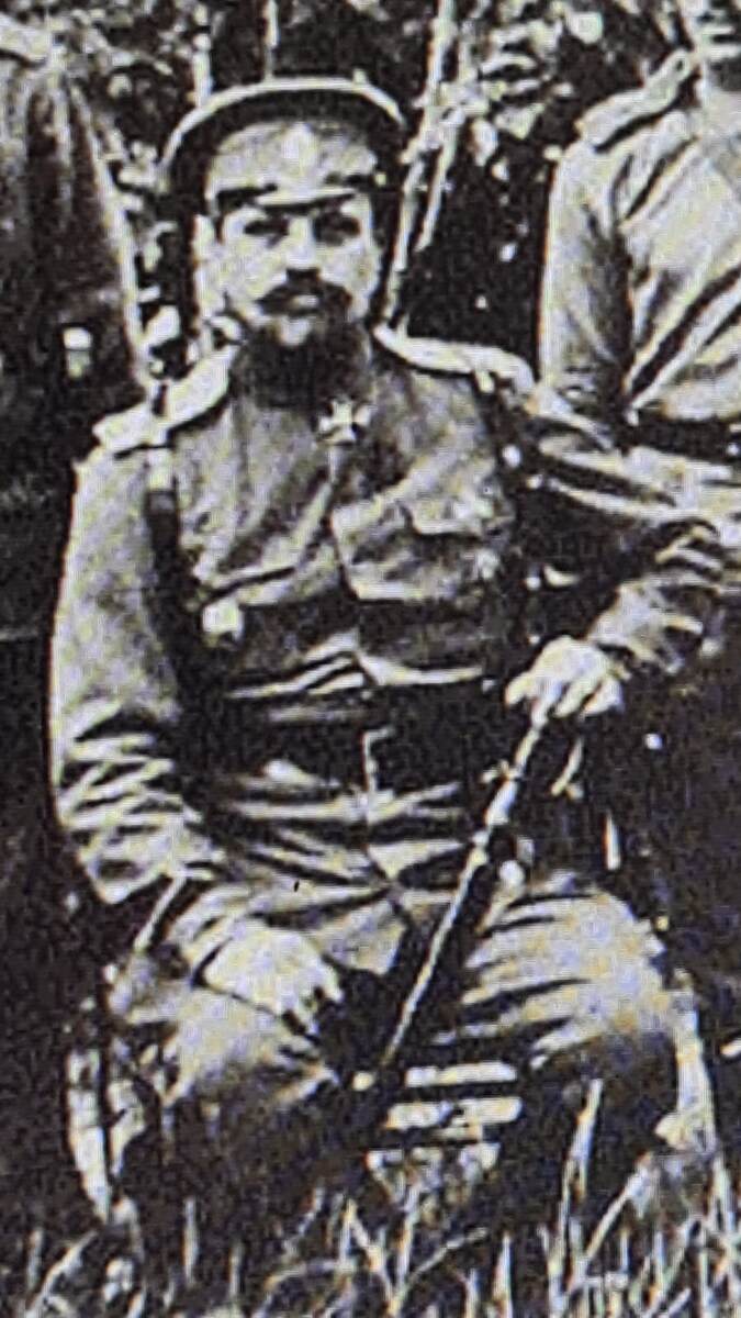 Гвардии полковник Шенк Владимир Константинович. Крупным планом. 1915 г. https://ru.wikipedia.org/wiki/Шенк,_Владимир_Константинович#/media/Файл:Военно-художественный_отряд_(1915).jpg