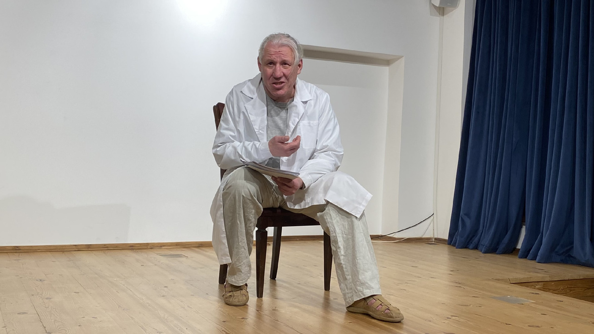 Александр Прасолов в моноспектакле "Палата №6"