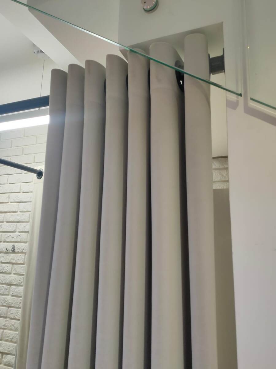 Велюр с антипальчиковыми свойствами