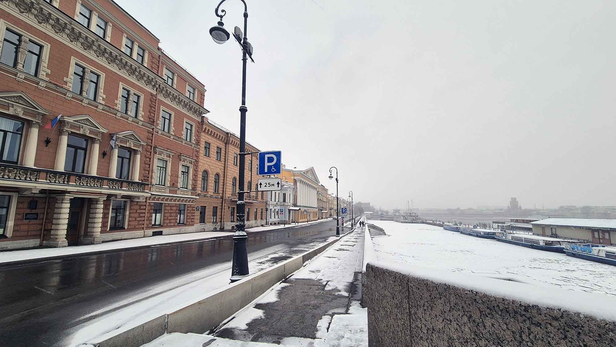 Английская набережная. В шаговой доступности — парк Новая Голландия, Исаакиевский Собор и другие достопримечательности Петербурга