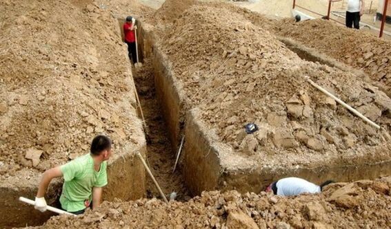 Копаем траншею под фундамент