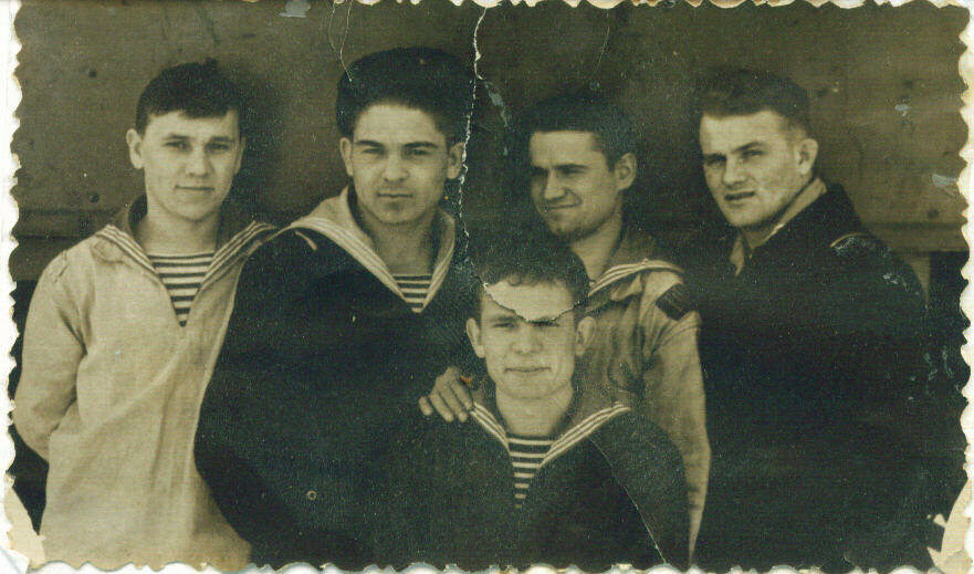 Матросы радиоотряда