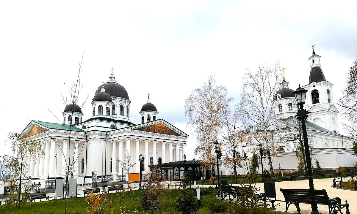 Арзамас. Соборная площадь и Воскресенский собор. Фото автора