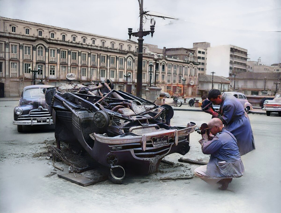 9 апреля 1948 года в Боготе, Колумбия, во время беспорядков и мародёрства был повреждён дипломатический автомобиль. Он был опрокинут и подожжён.