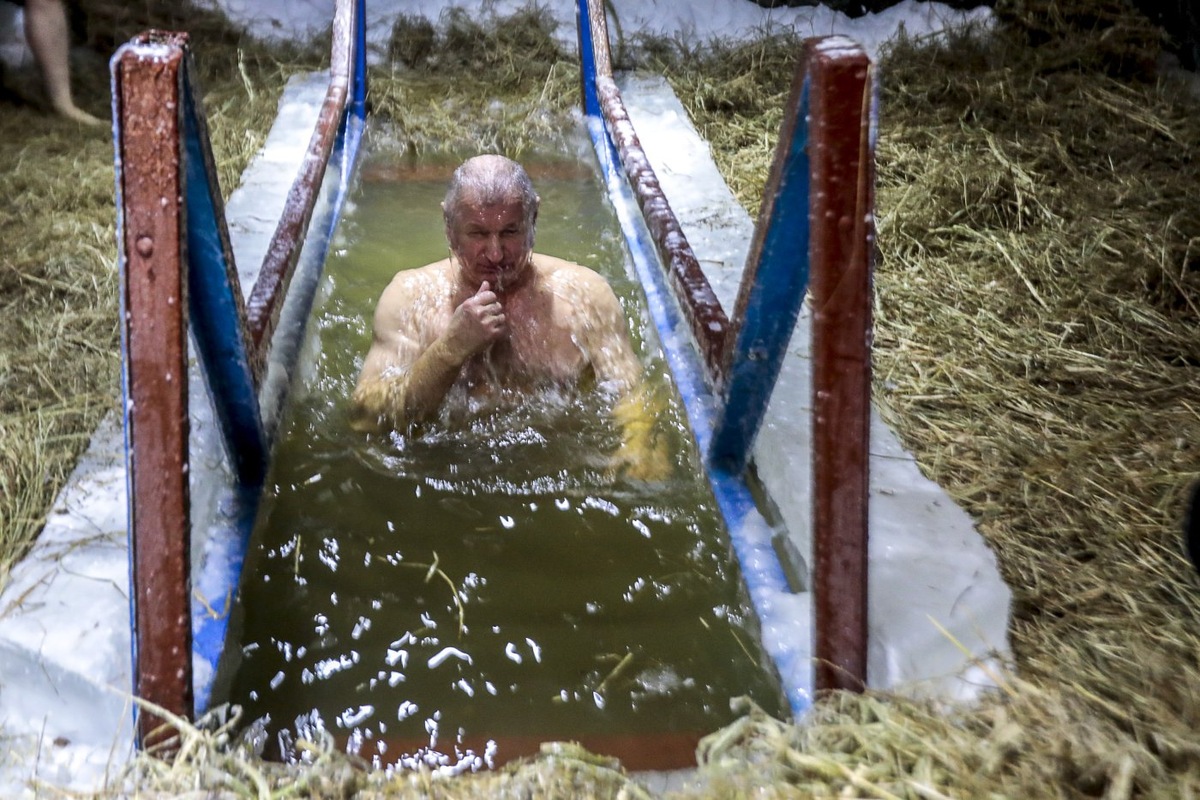    Врач из Сургута рассказала, как окунуться в прорубь и не заболеть