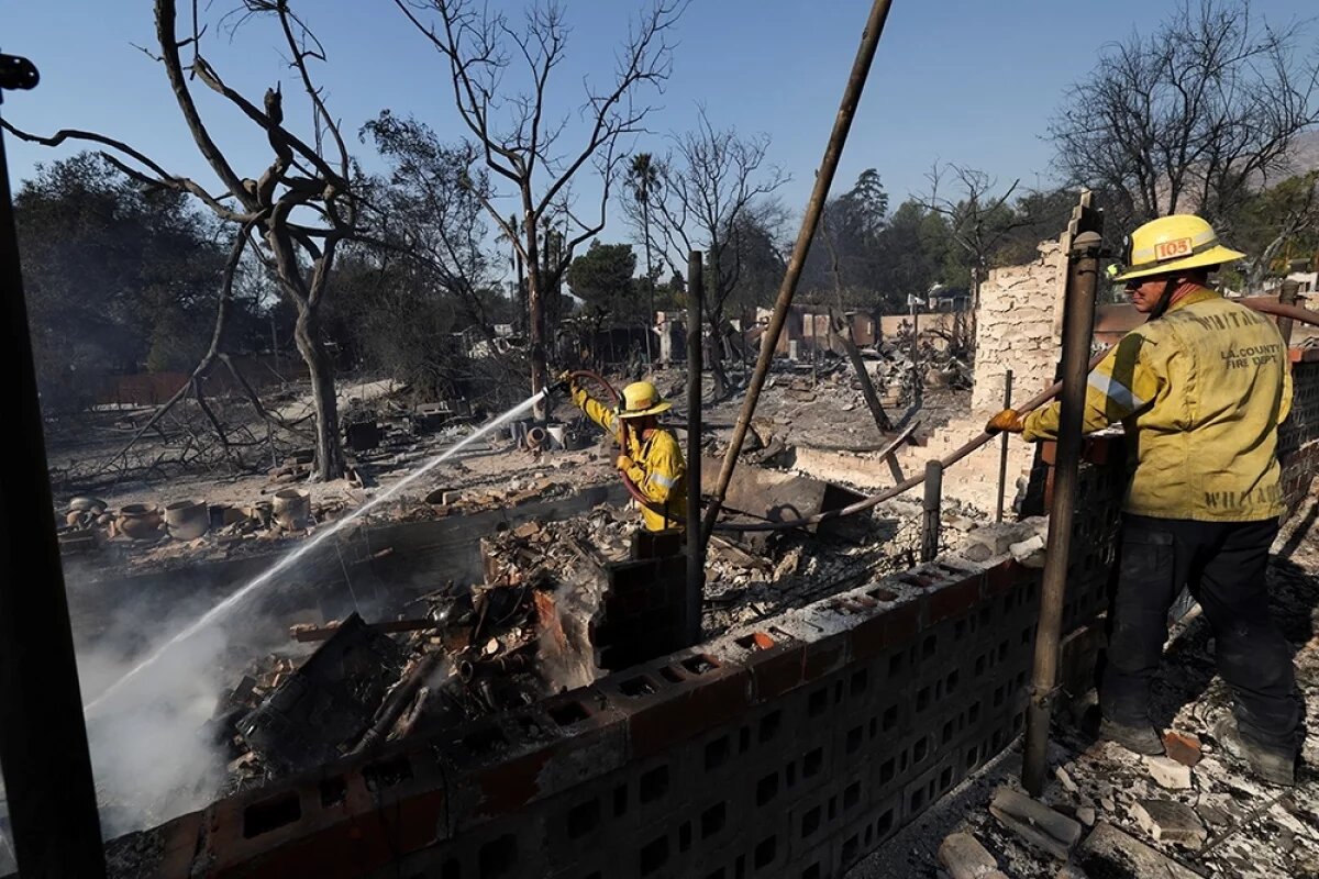    «Переиграли сами себя».
