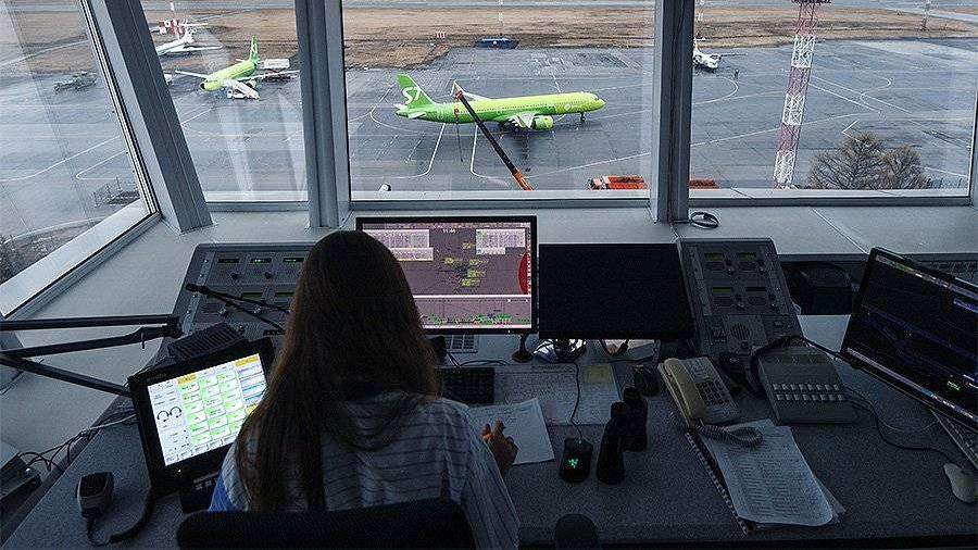 Авиадиспетчер. КПД международного аэропорта Пулково (Новосибирск). Фото из открытых источников. 