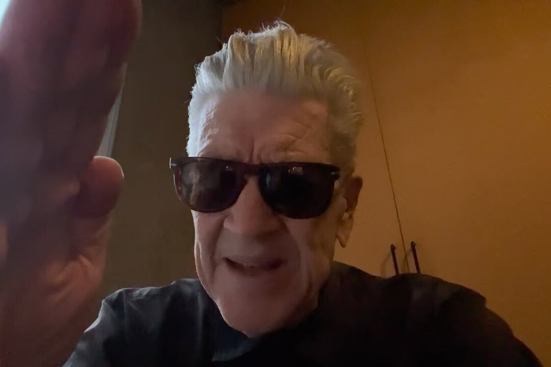     Вот почему все так любили видеоблог Дэвида Линча: это самое комфортное место в интернете