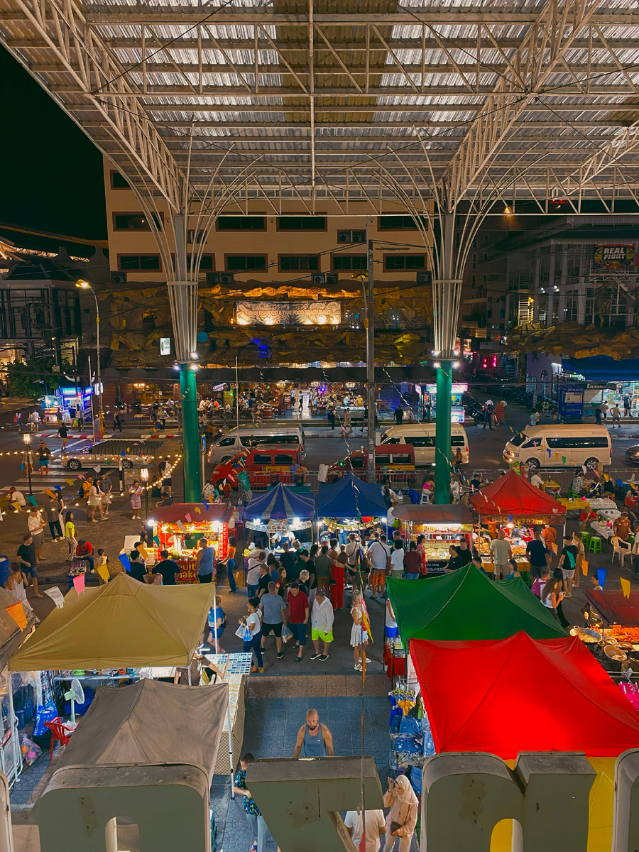 Патонг, ночной рынок Банзаан