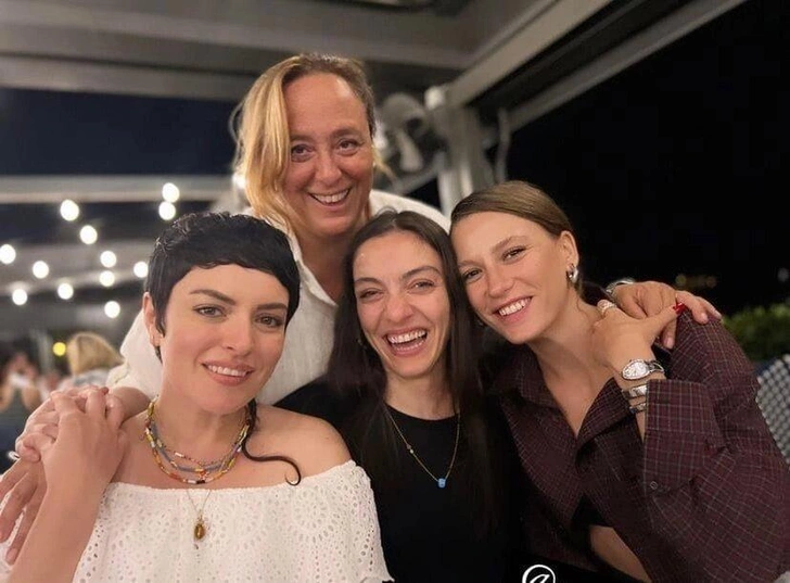 Фото из социальных сетей Айше Барым