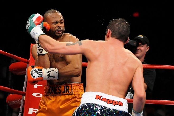 Роя Джонса-младшего, я думаю, излишне представлять не стоит. Но всё-таки упомяну, что его карьера пришлась на период с 1989 по 2018 год 