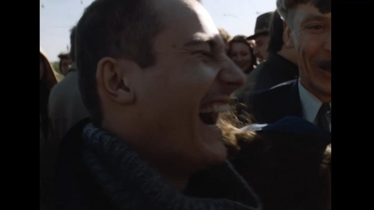    Олег Меньшиков начинал сниматься в кино именно у Михалкова. Кадр из фильма "Родня" (1981, режиссёр Никита Михалков, "Мосфильм")