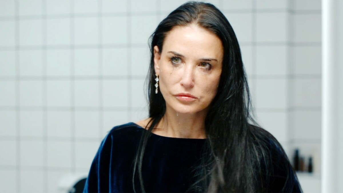 Деми Мур - исполнительница главной роли. 