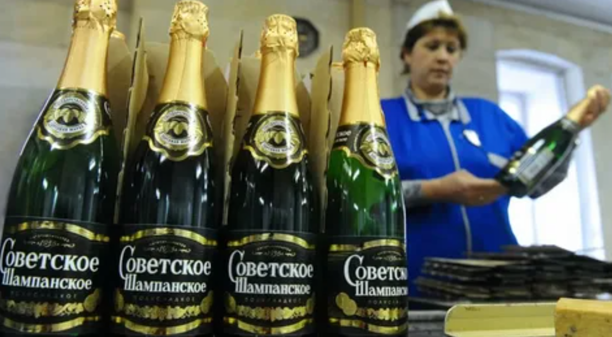 Новый год... это всеми любимый и самый массовый праздник у нас в стране
