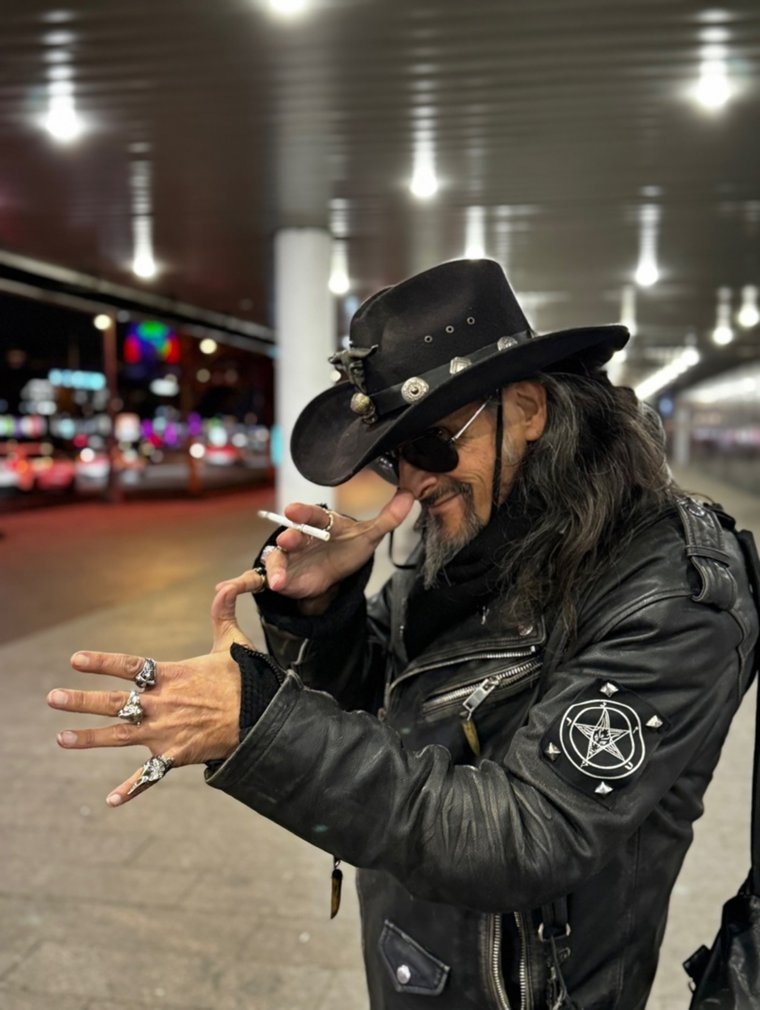 Работы Владислава Рашидова находятся в частных коллекциях Голландии, Израиля, США и Канады.
Фото: «ВКонтакте» Владислав Рашидов