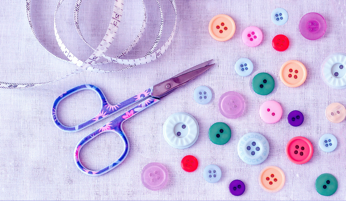 Пуговицы - это небольшие предметы, которые мы ежедневно используем, не задумываясь о их богатой истории и культурном значении. 