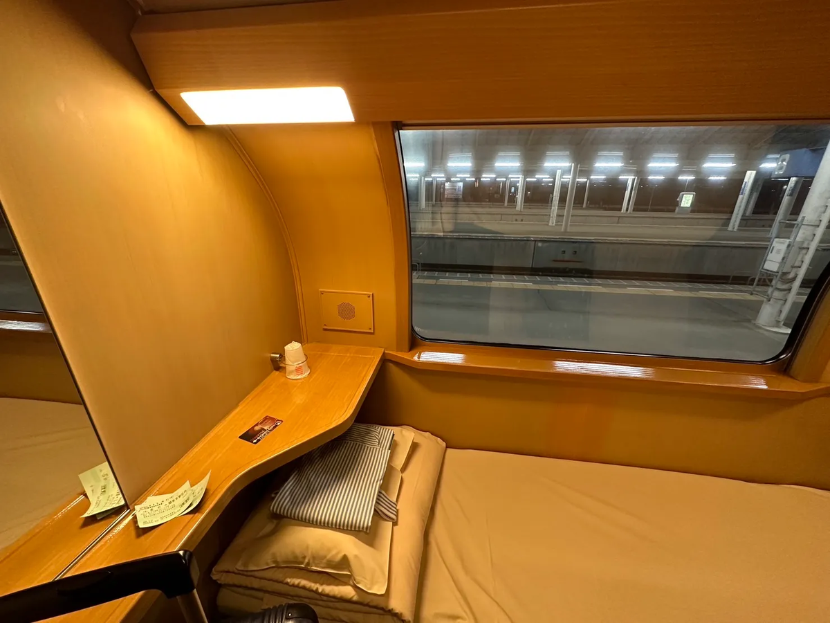 Капсула в японском Sunrise Express 